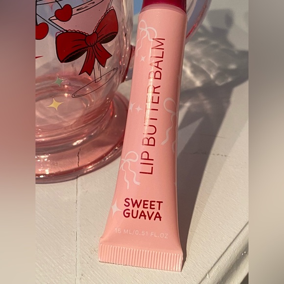 Pink Cocktail Glass with Lip Butter Balm - Picture 2 of 3